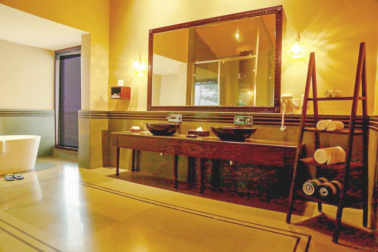 Niraamaya Wellness Retreats Backwaters And Beyond Kumarakom Bagian luar foto
