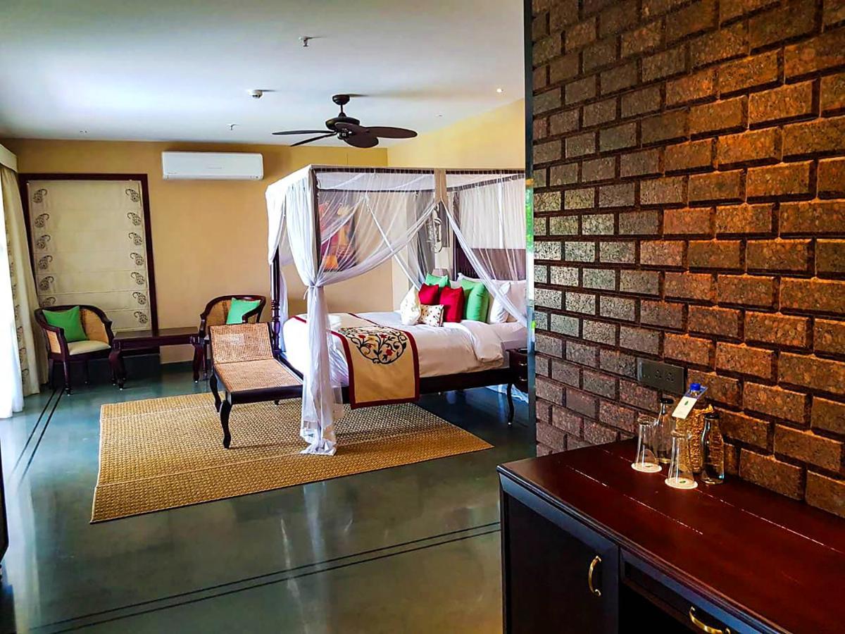 Niraamaya Wellness Retreats Backwaters And Beyond Kumarakom Bagian luar foto