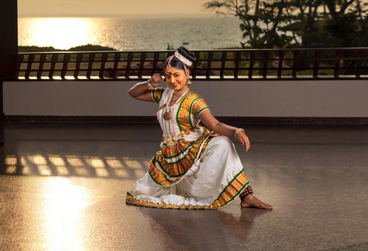 Niraamaya Wellness Retreats Backwaters And Beyond Kumarakom Bagian luar foto