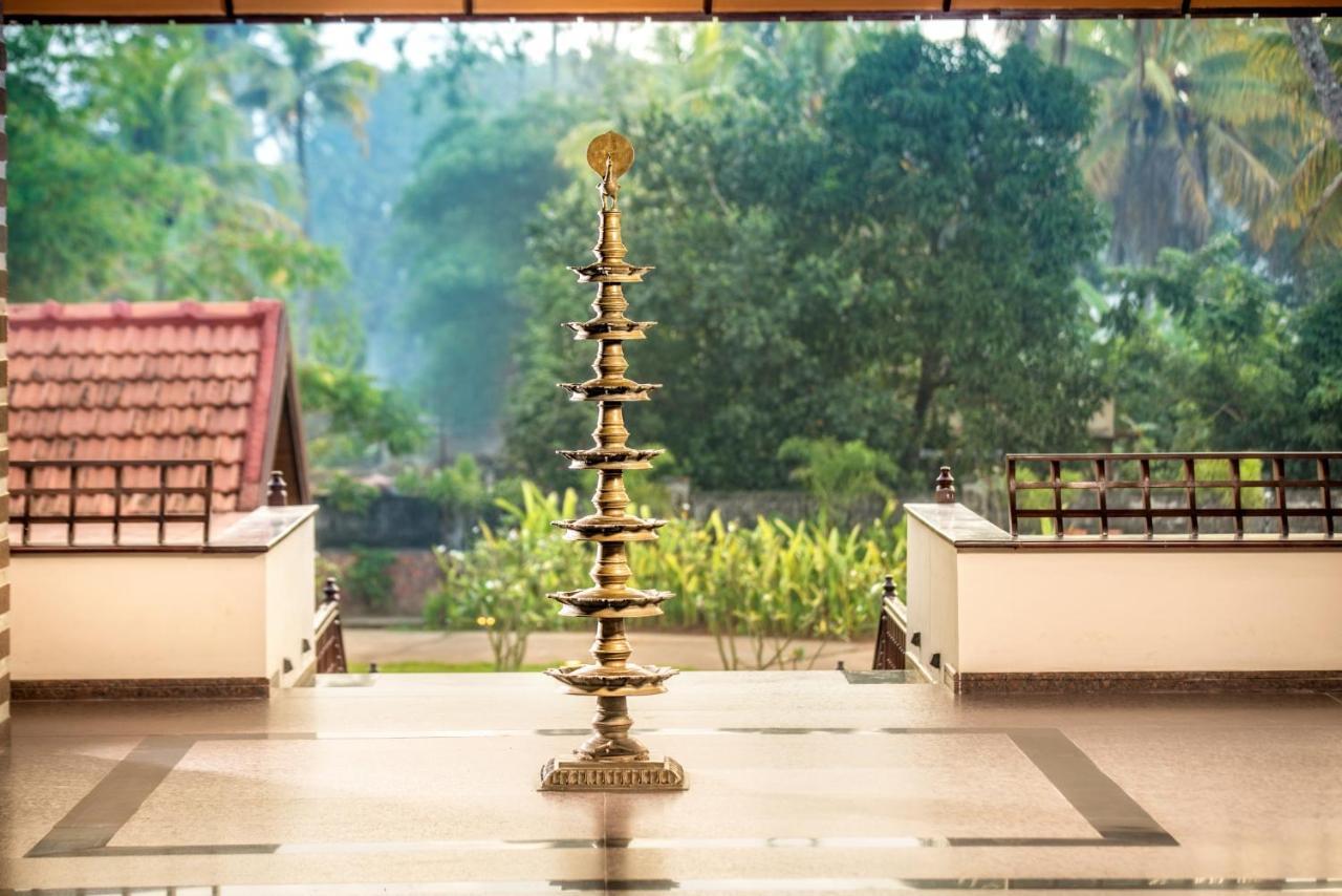 Niraamaya Wellness Retreats Backwaters And Beyond Kumarakom Bagian luar foto